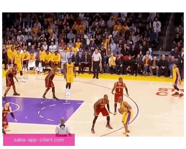 詹姆斯回忆科比经典瞬间：本以为是战术安排却遭遇单打冲击